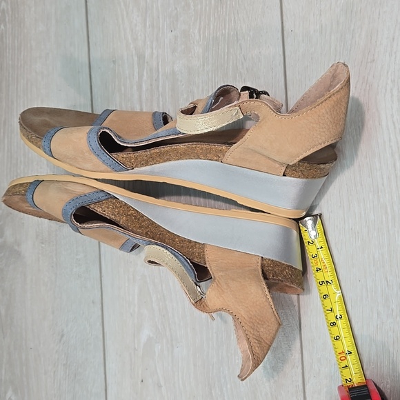 Naot Women Fiona Leather Wedge Sandals Open Toe Shoes Sz 38/7 - Picture 7 of 11